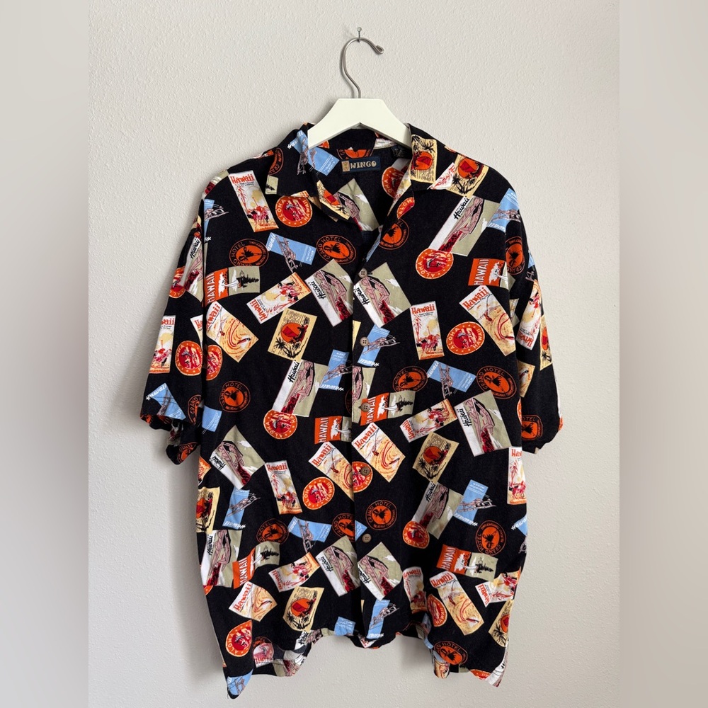 Vintage Wingo Hawaii Postcard Travel Stamp Graphic Print Button Down Aloha Shirt